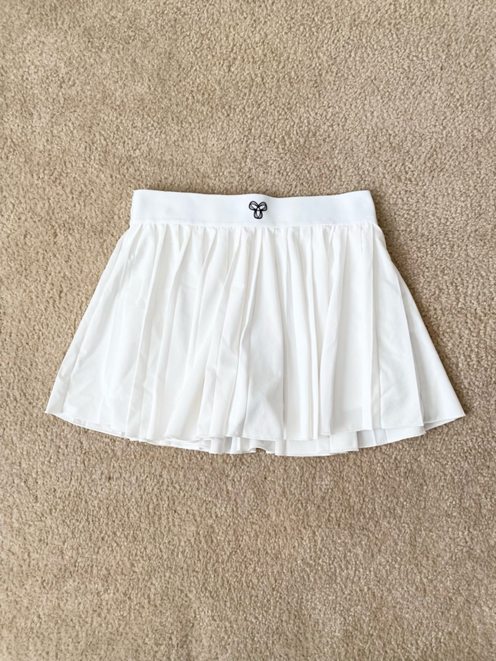 Aritzia TNA MoveTech Pleated Mini Skirt With Shorts